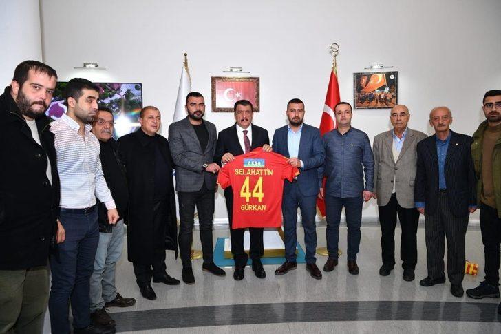 Taraftarlardan Gürkan’a teşekkür ziyareti G2