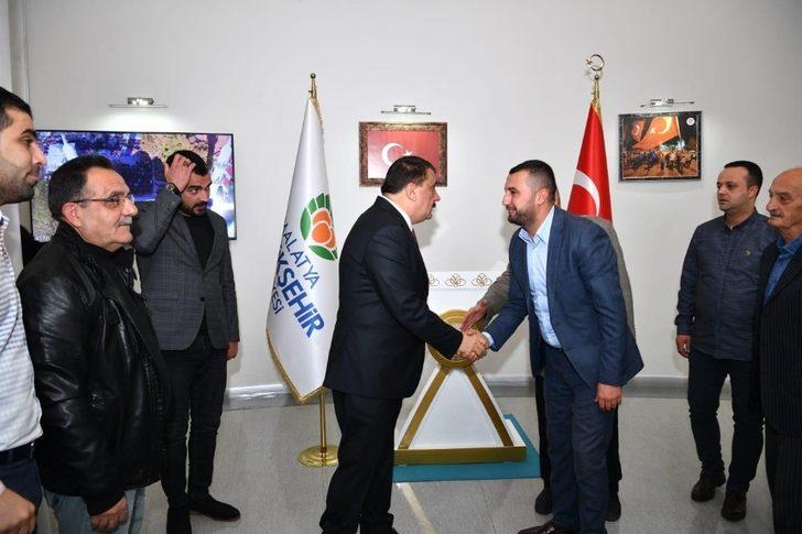 Taraftarlardan Gürkan’a teşekkür ziyareti G3