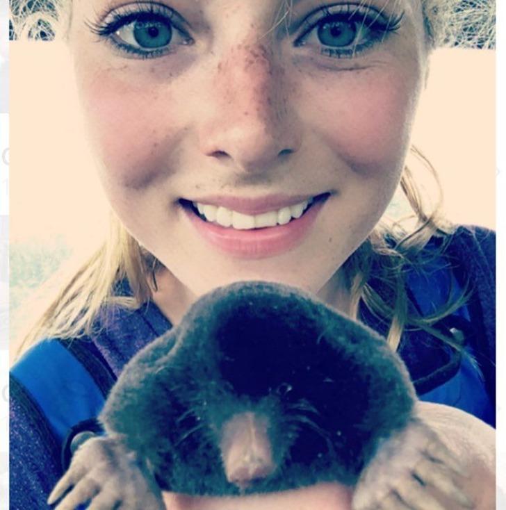 İneklerine çocuğu gibi bakıyor! G3