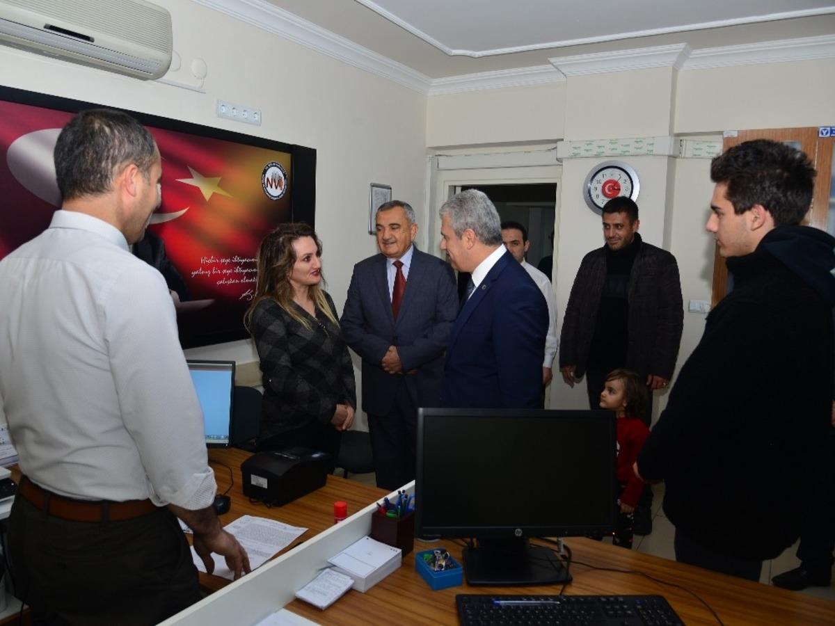 Vali Akın, kamu kuruluşlarında incelemede bulundu