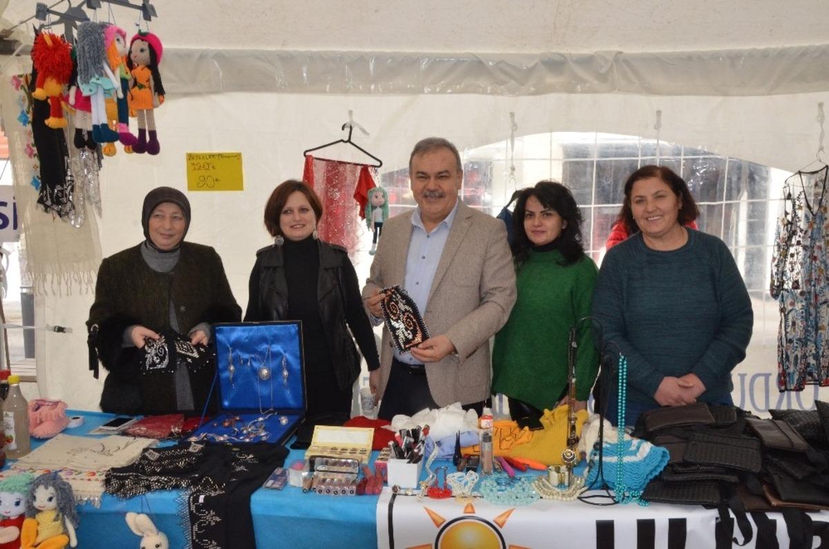 Kadınların &uuml;rettikleri yerli &uuml;r&uuml;nler tezgahlarda