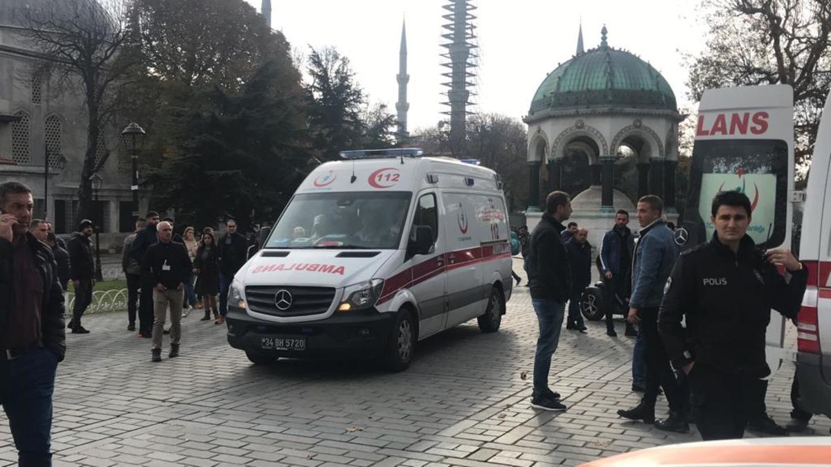 Sultanahmet meydanı'nda silahlı kavga : 2 yaralı
