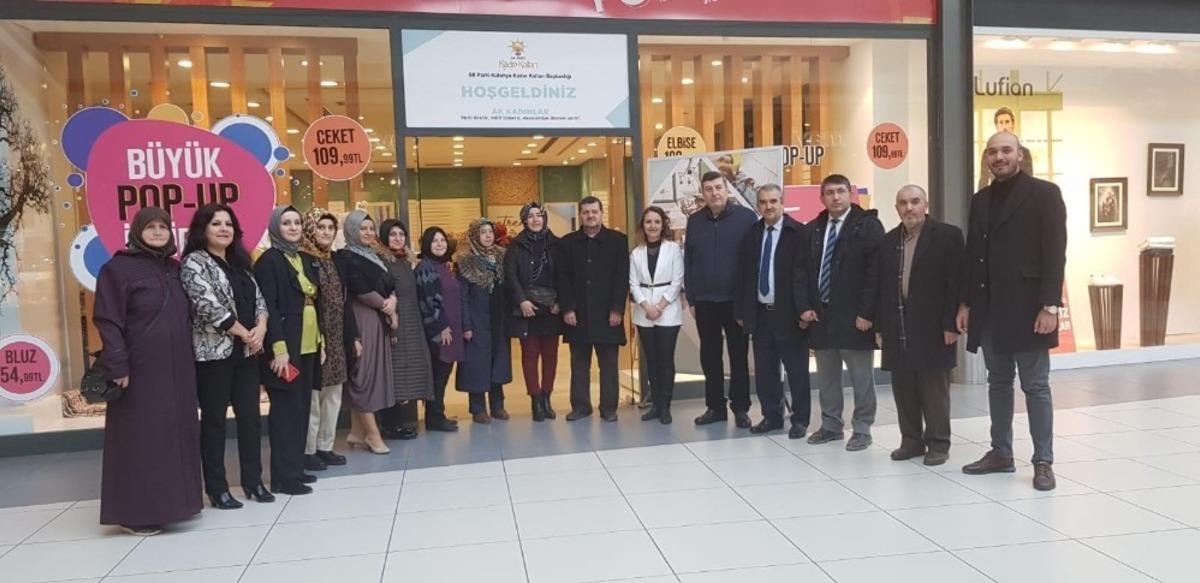 K&uuml;tahya&rsquo;da &rsquo;AK kadınlar yerli &uuml;retir, milli t&uuml;ketir, ekonomiye destek verir&rsquo; etkinliği