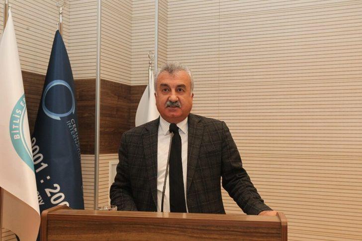 Emekli Büyükelçi Özülker, tecrübelerini öğrencilere aktardı G3