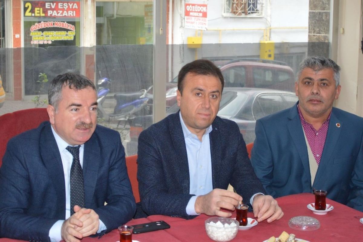 &Ouml;zdemir: &ldquo;Muhtarlarımızın katkıları bizler i&ccedil;in &ccedil;ok &ouml;nemli&rdquo;