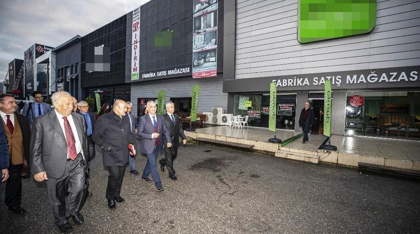 Başkan Soyer, Kısıkk&ouml;y&rsquo;deki mobilyacıların sorunlarını dinledi