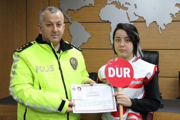 Kahramanmaraş’ta 74 okul geçit görevlisine belgeleri dağıtıldı G2