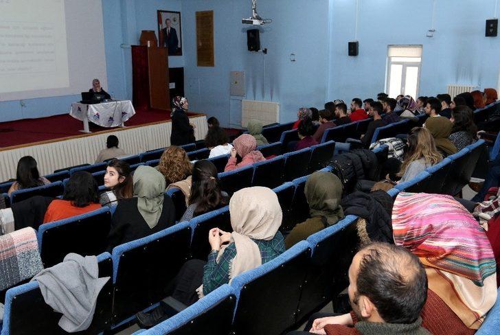 Ağrı İbrahim Çeçen Üniversitesi’nde  “Anne Sütü ve Emzirme Danışmanlığı Eğitimi” düzenlendi G4