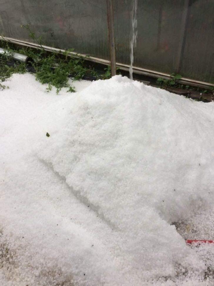 Kaş’ta dolu şaşkınlığı G3