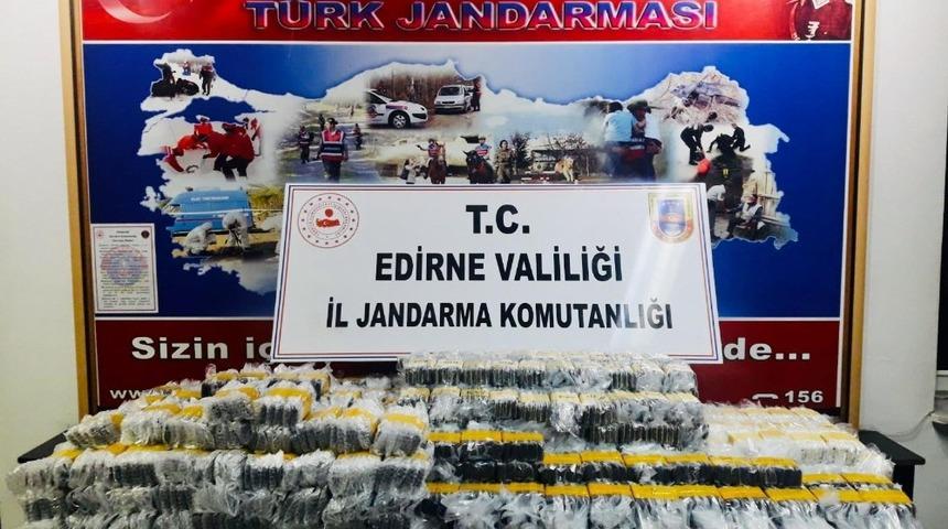 Yunanistan’dan ülkeye 4 bin 250 adet cep telefonu sokarken yakalandı