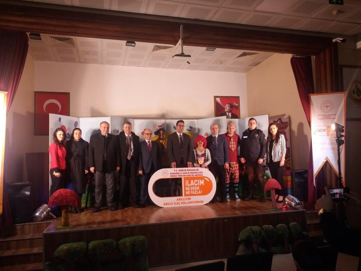 &Ccedil;ocuklara akılcı ila&ccedil; kullanımı tiyatro ile anlatıldı