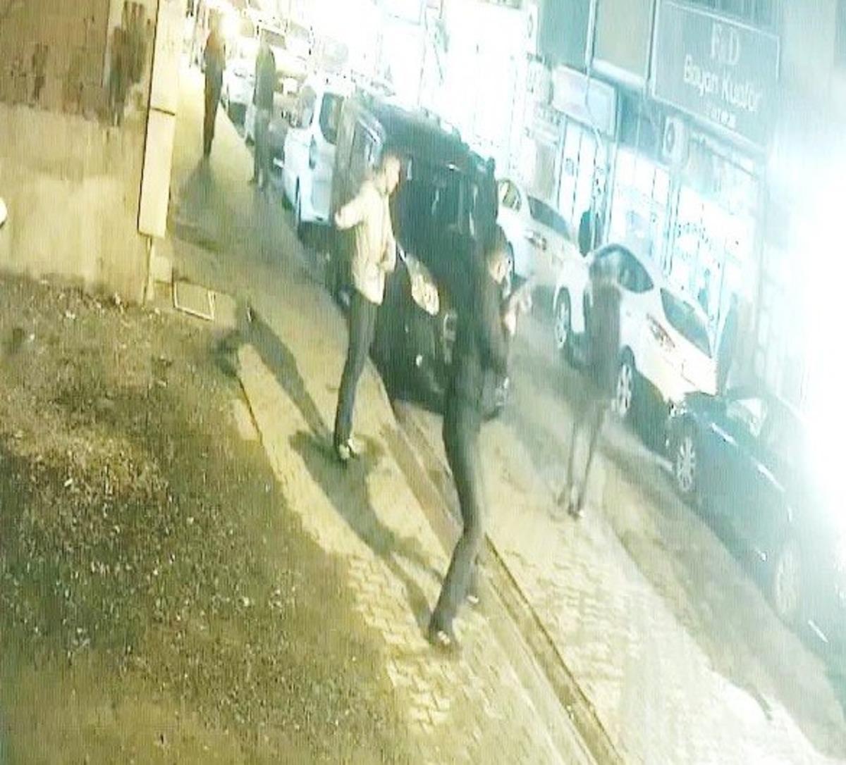Sokak ortasında bir şahsı vuran 2 ş&uuml;pheli tutuklandı