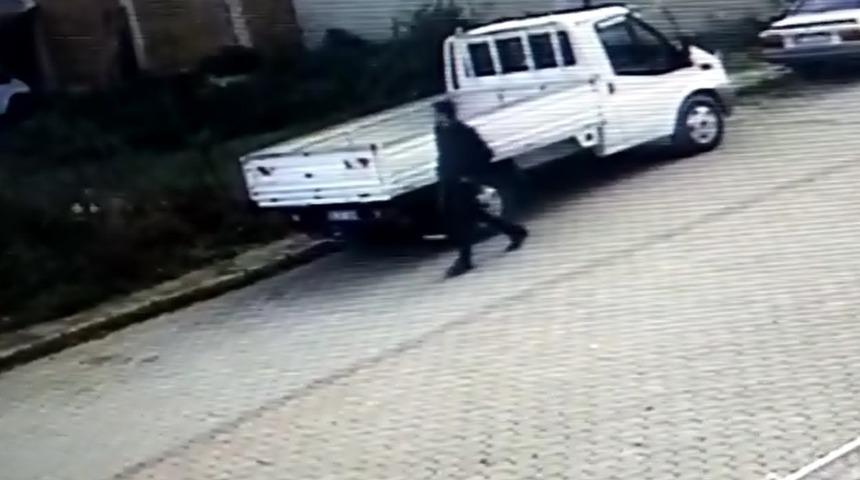Samsun’da araçtan hırsızlık kamerada