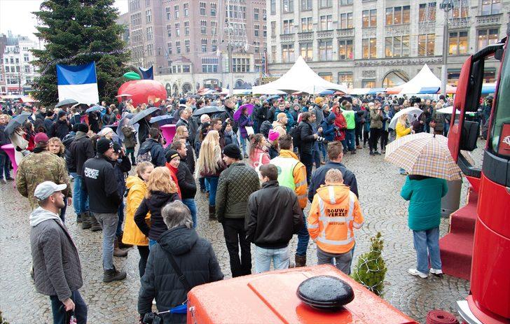 Hollanda'da çiftçilerden hükümetin tarım politikasına protesto G2