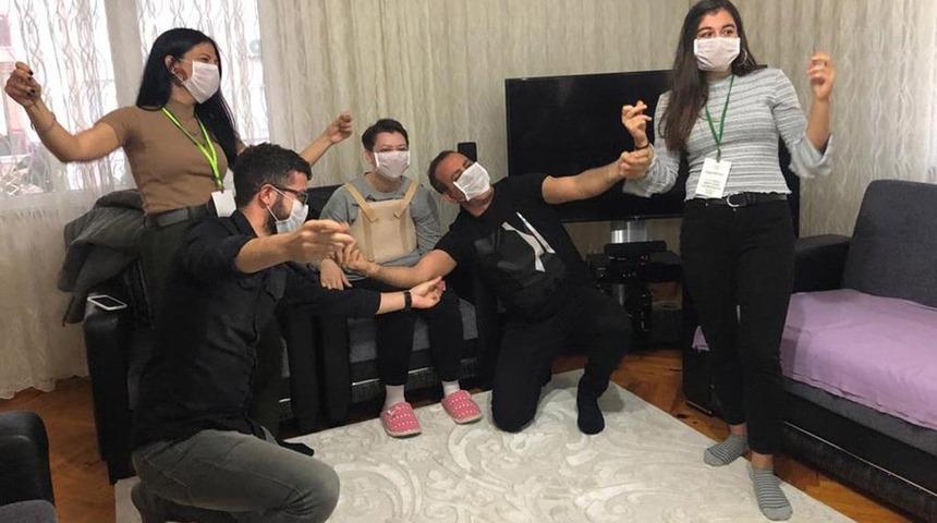 Haluk Levent sözünü tuttu! Kanseri yenen hayranıyla çiftetelli oynadı