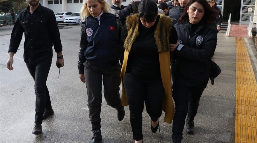 G&Uuml;NCELLEME - Mersin'de tefecilikten yakalanan 12 kişiden 3'&uuml; tutuklandı