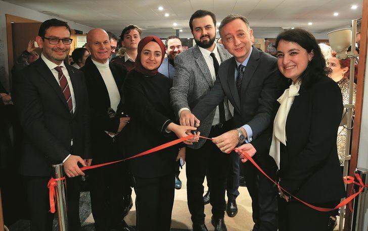 Yunus Emre Enstitüsünden Brüksel'de Türkçe kütüphane G3