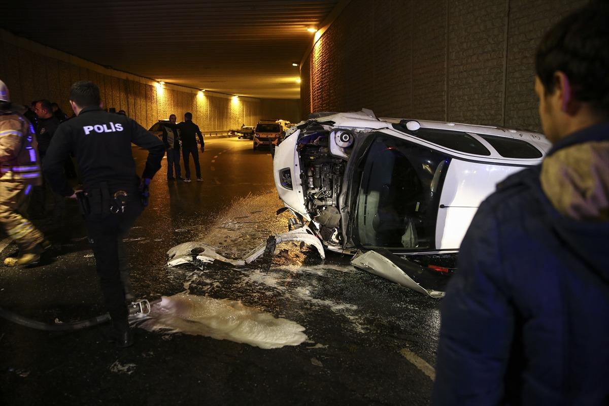 İstanbul'da otomobil alt ge&ccedil;ide d&uuml;şt&uuml;: 1 yaralı