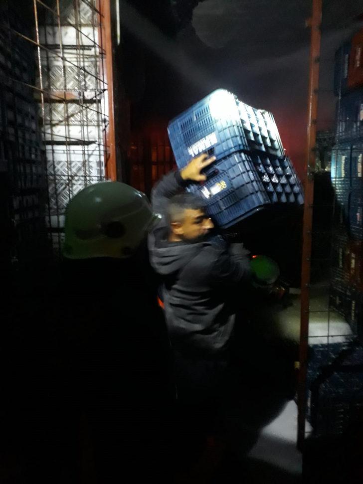 Tarsus'ta 500 iş yerinin bulunduğu sebze ve meyve halinde yangın G1