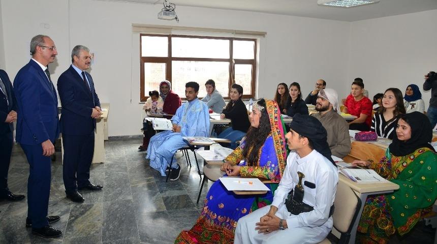 Vali Akın, T&ouml;mer &ouml;ğrencileri ile bir araya geldi