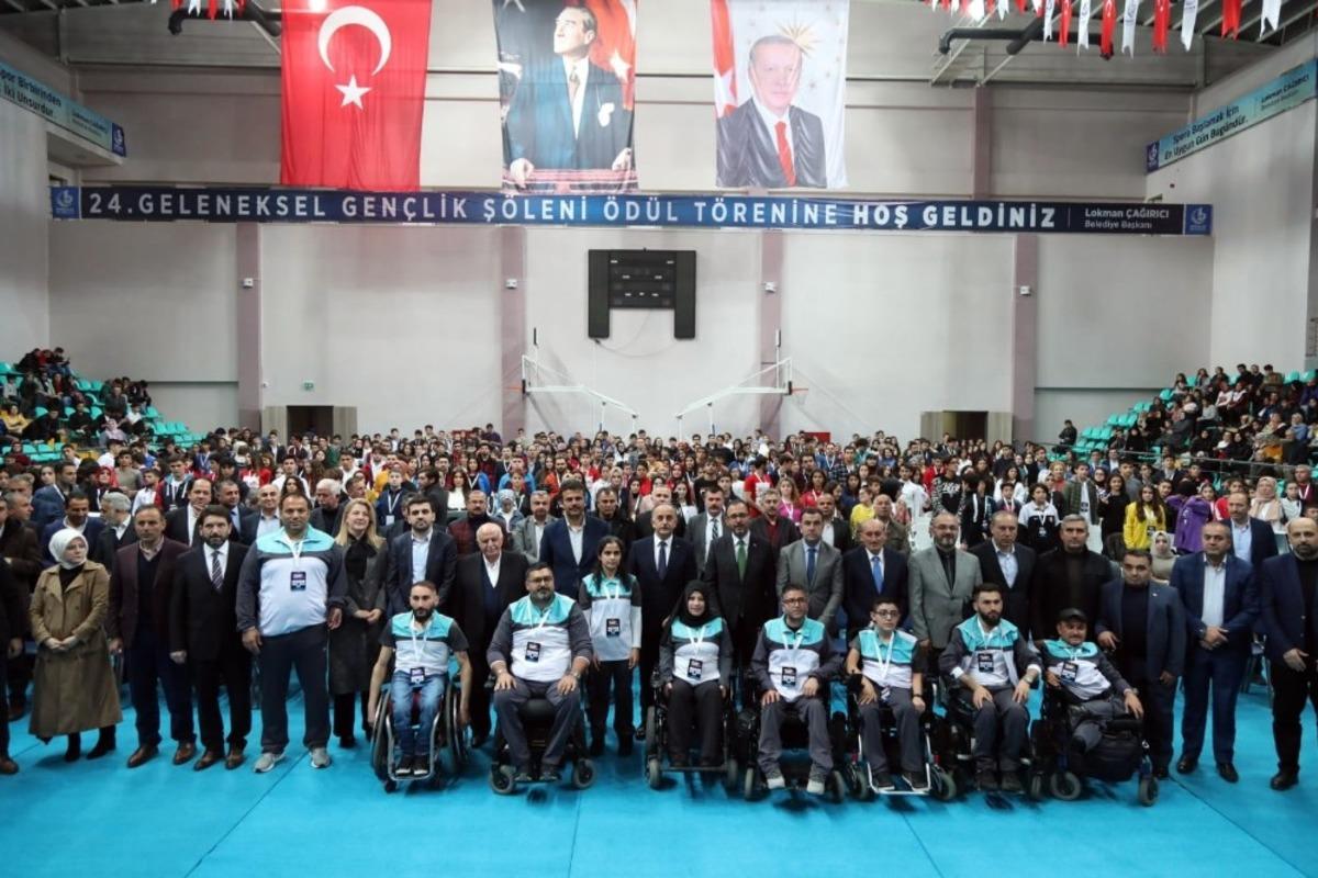 Gen&ccedil;lik ve Spor Bakanı Kasapoğlu: &ldquo;Bağcılar spor şehri olma noktasında &ccedil;ok ileride&rdquo;