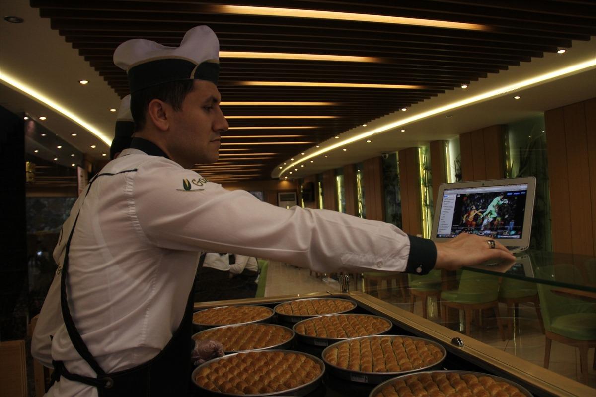 Gaziantepli baklavacılar AA'nın "Yılın Fotoğrafları" oylamasına katıldı