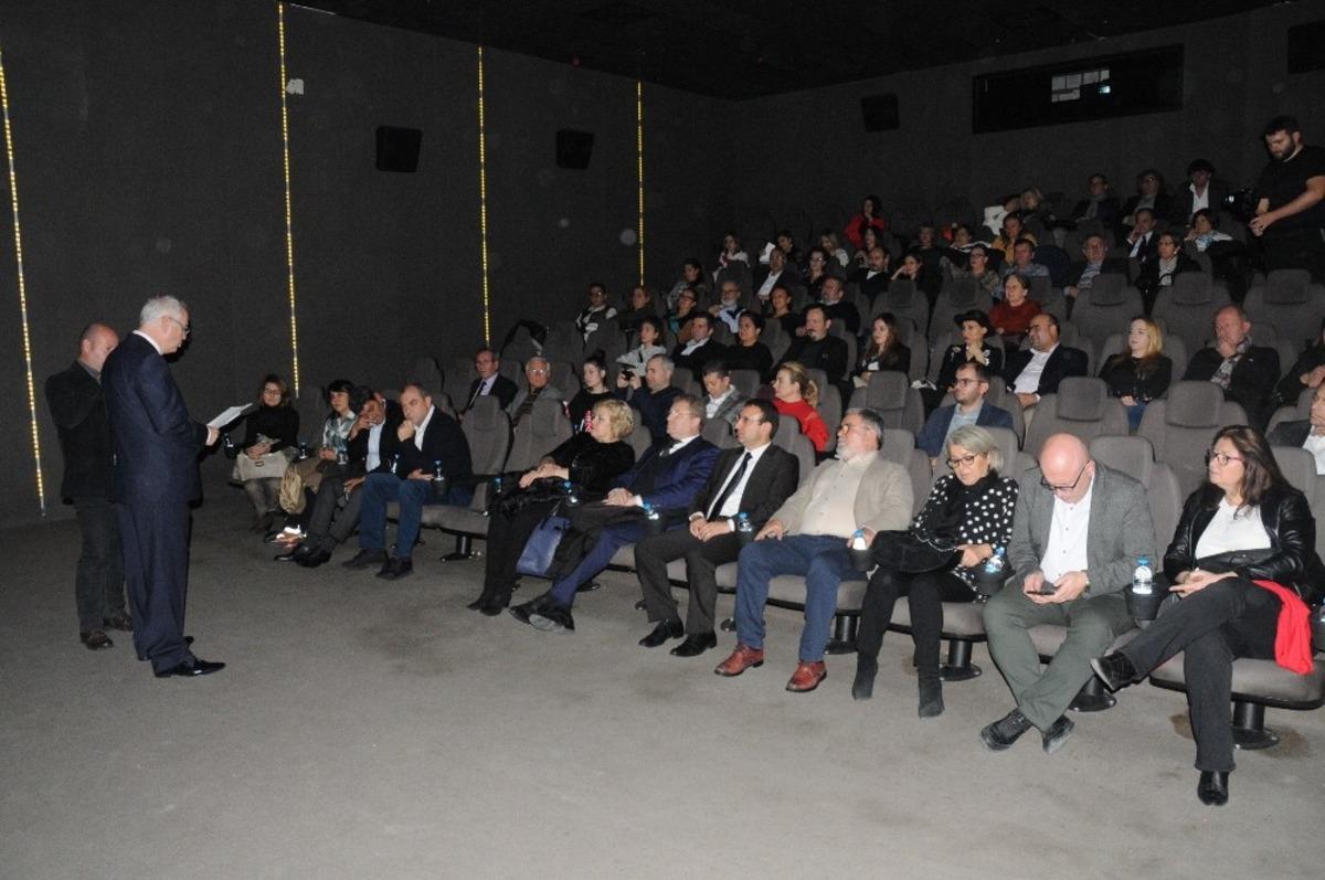 Espark&rsquo;ta &rsquo;Cep Herk&uuml;l&uuml;: Naim S&uuml;leymanoğlu&rsquo; filminin &ouml;zel g&ouml;sterimi yapıldı