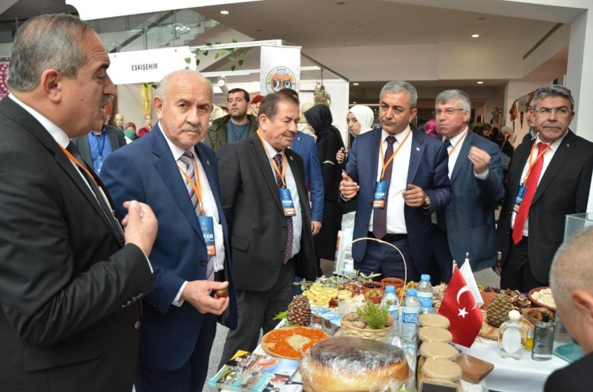 Kadın şurasında Menderes&rsquo;in Memleketi Ko&ccedil;arlı, g&ouml;r&uuml;c&uuml;ye &ccedil;ıktı