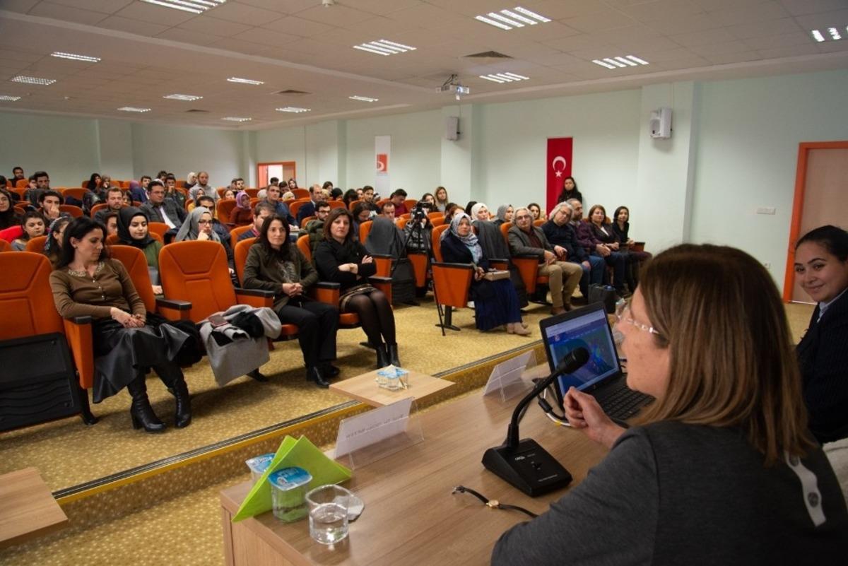 Tarihe y&ouml;n veren &lsquo;Ulu Hatunlar&rsquo; anlatıldı