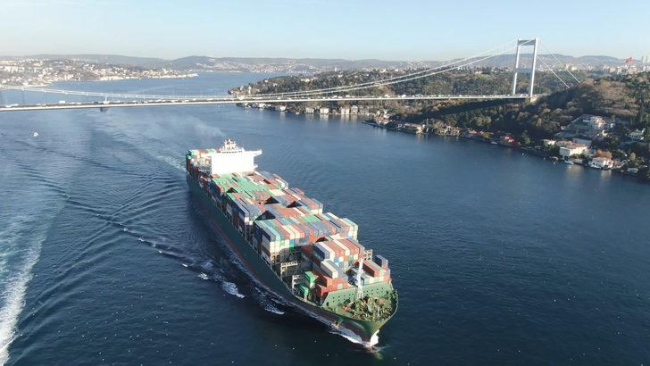 Dev gemiler peş peşe Boğaz'dan geçti G2