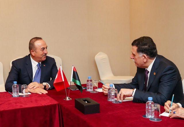 Bakan Çavuşoğlu, Libya Başkanlık Konseyi Başkanı Fayiz es-Serrac ile görüştü