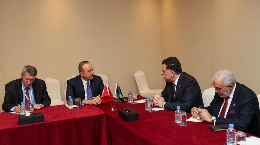 Bakan &Ccedil;avuşoğlu, Libya Başkanlık Konseyi Başkanı Fayiz es-Serrac ile g&ouml;r&uuml;şt&uuml;
