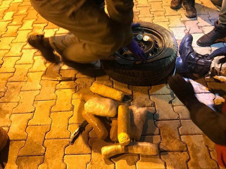 Van'da 8 kilo 590 gram uyuşturucu ele geçirildi G1