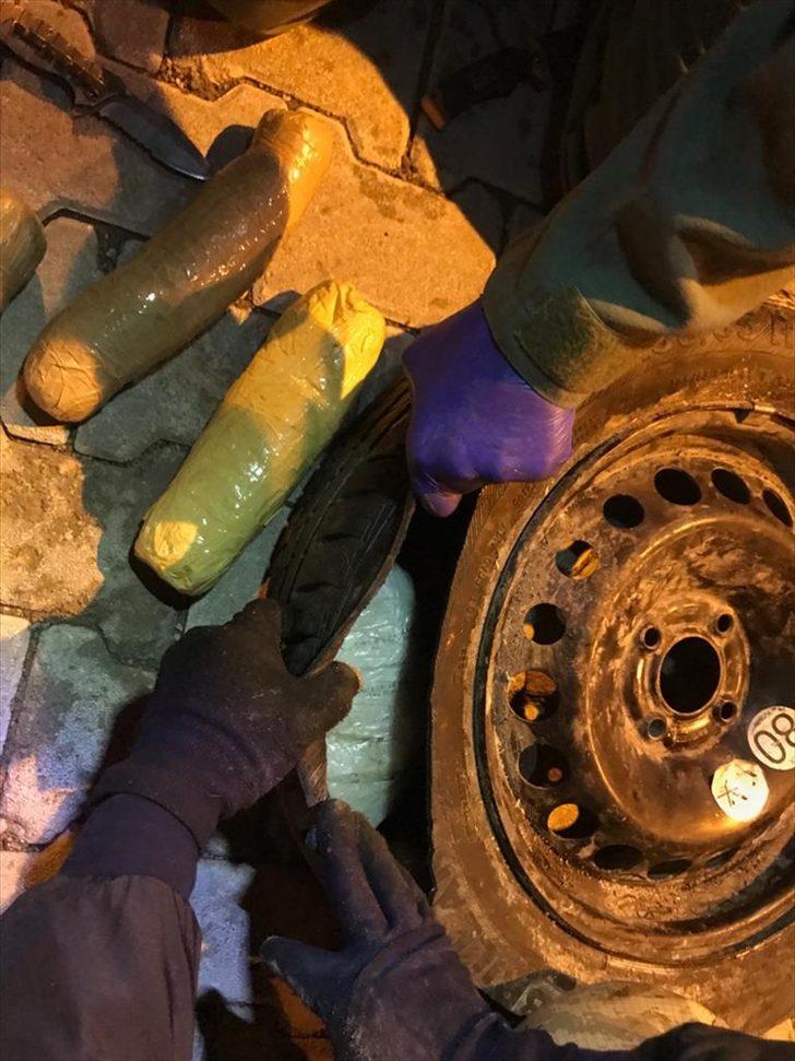 Van'da 8 kilo 590 gram uyuşturucu ele geçirildi G2