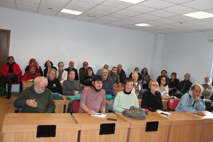 Datça’da belediye ve STK’la yıkılan kaymakamlık binasının yerini görüştü G1