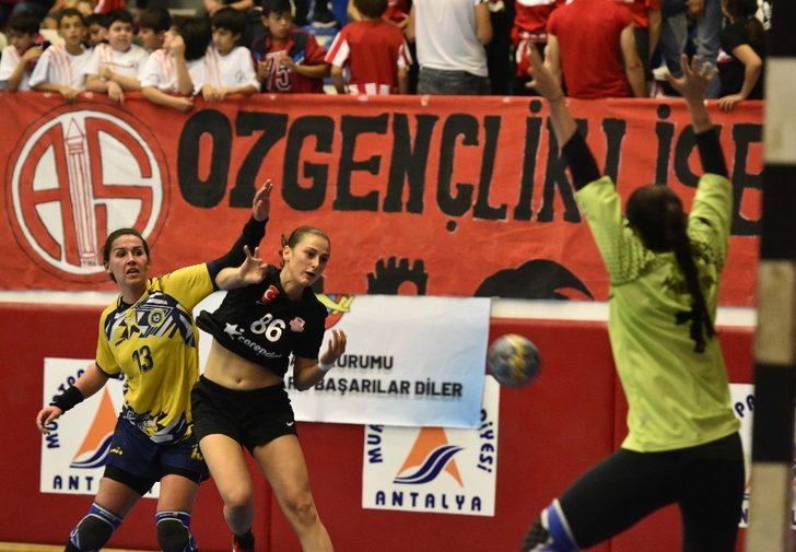 Kadın Hentbol takımında gençlik başarısı G3