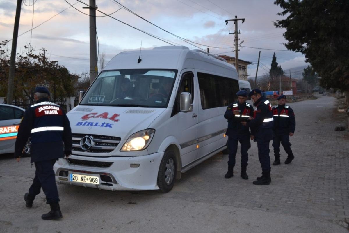 Jandarma&rsquo;dan okul servislerine denetim