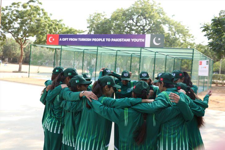 TİKA'dan Pakistanlı kız öğrencilere kriket tesisi G1