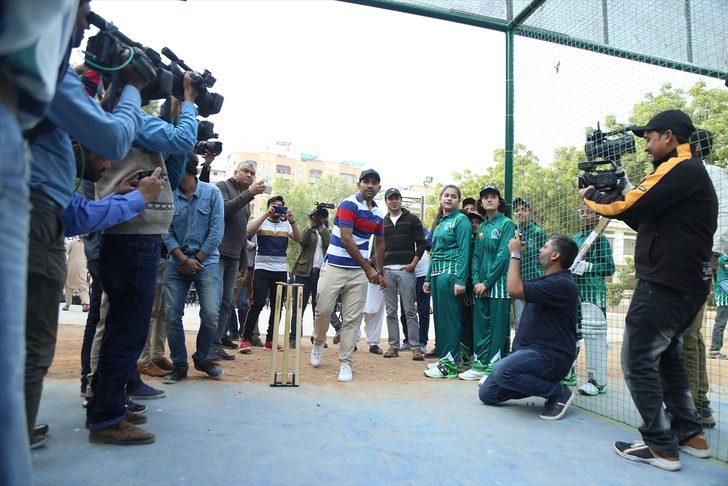 TİKA'dan Pakistanlı kız öğrencilere kriket tesisi G2