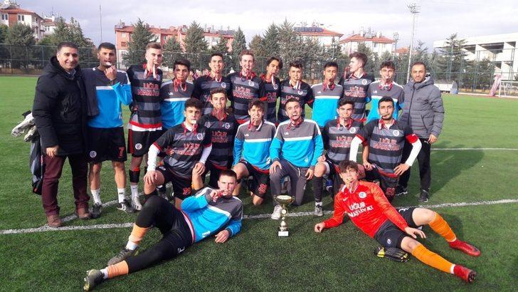 Isparta Spor Lisesi gol yemeden şampiyon oldu G1
