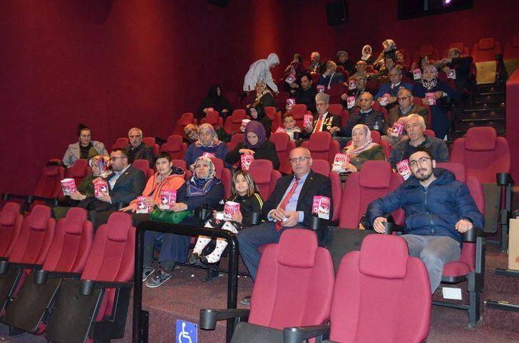 Niksarlı şehit yakınları ve gaziler, “Cep Herkülü” filmini izledi G1