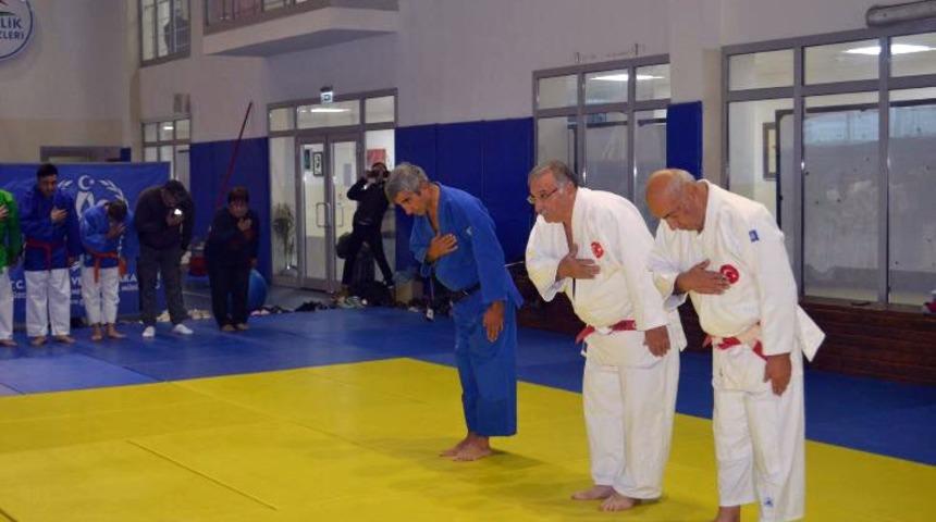 T&uuml;rkiye&rsquo;de ilk kez Kuraş Aday Hakemlik Kursu yapıldı