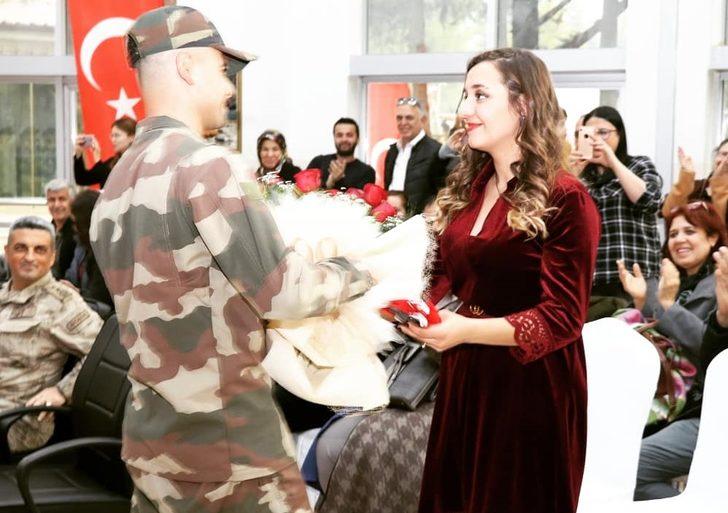 Yemin töreni sırasında evlenme teklif etti! Duygusal anlar G1