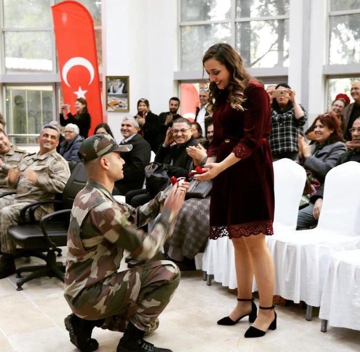 Yemin töreni sırasında evlenme teklif etti! Duygusal anlar G2