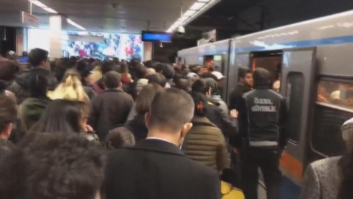 İstanbul'da metro ve metrobüs arızası! Uzun kuyruklar oluştu G1