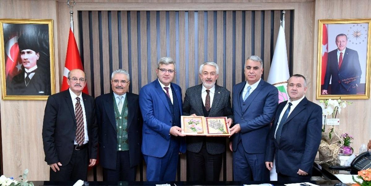 Isparta-İzmir arası tren seferleri masaya yatırıldı