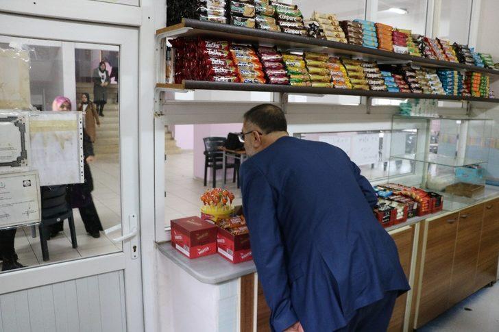 Gülmez: “Okul kantinlerinde şırıngalı çikolata satılmıyor” G2