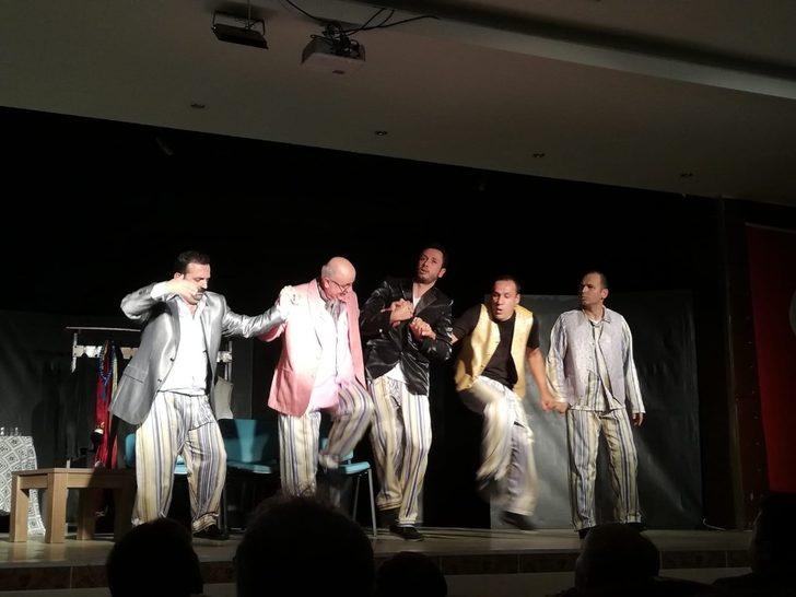 Pijamalı Adamlar bu kez de Atatürk Evi için sahne alacak G3