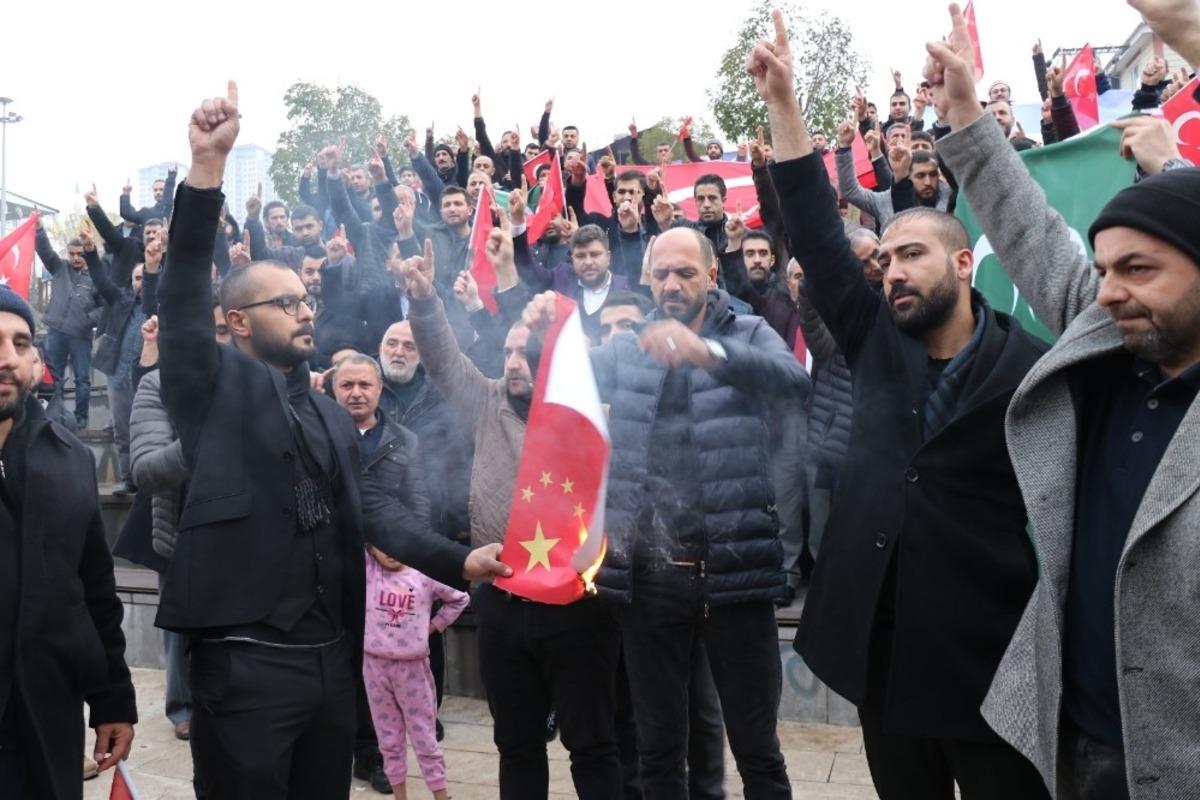Doğu T&uuml;rkistan&rsquo;daki zul&uuml;m protesto edildi