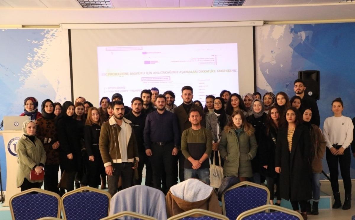 Bartın &Uuml;niversitesinde &lsquo;Merhaba G&ouml;n&uuml;ll&uuml;l&uuml;k&rsquo; Projesi tanıtıldı